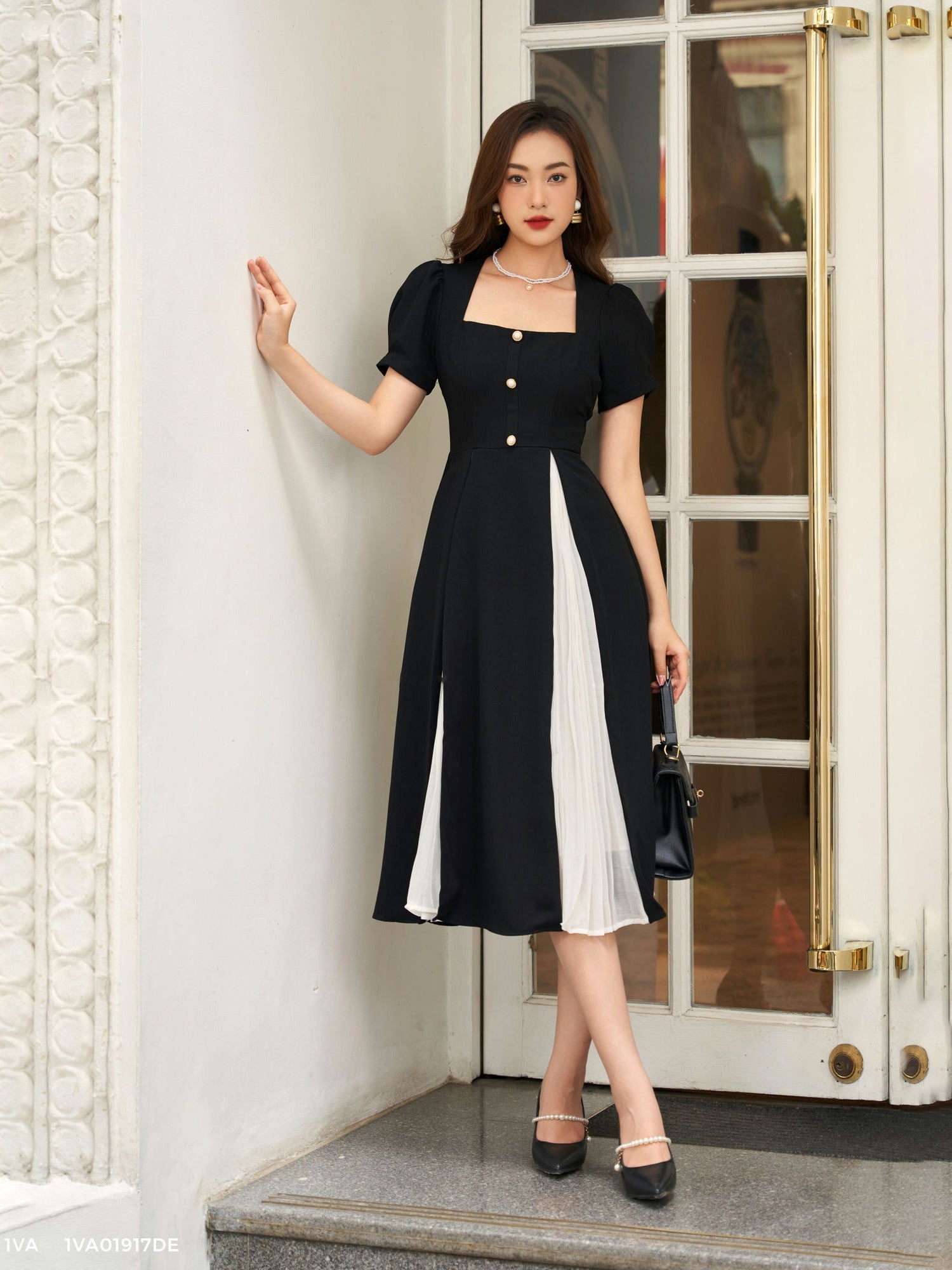Pleated Square Neck Dress Black / M Pleated Square Neck Dress Black / M