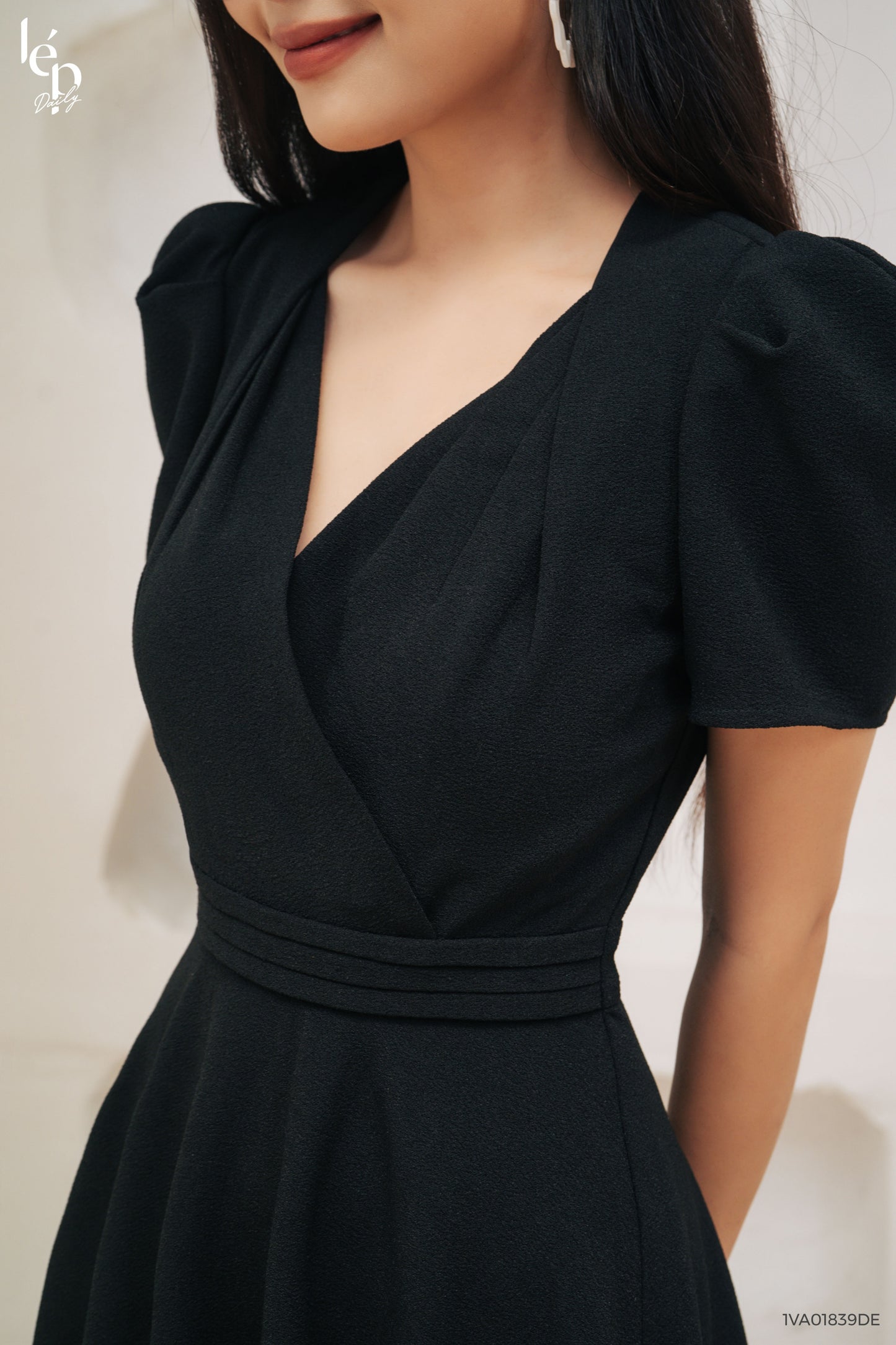 Black V-Neck Midi Dress - Dat'choice | A Designer V-Fashion Store