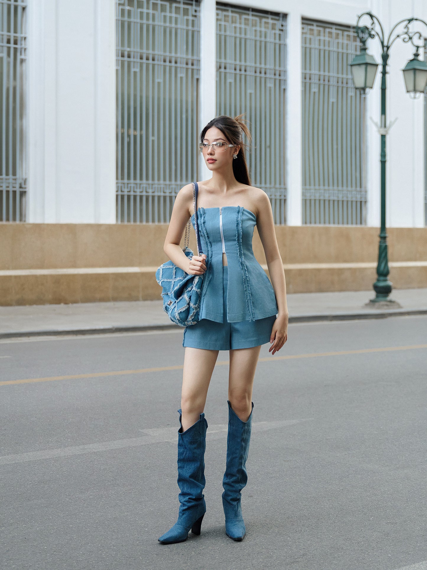 Line Short - Trendy High-Waisted A-Line Shorts With Wide Legs and Pockets