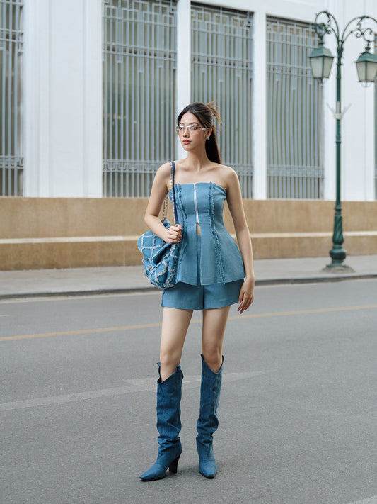 Line Short - Trendy High-Waisted A-Line Shorts With Wide Legs and Pockets