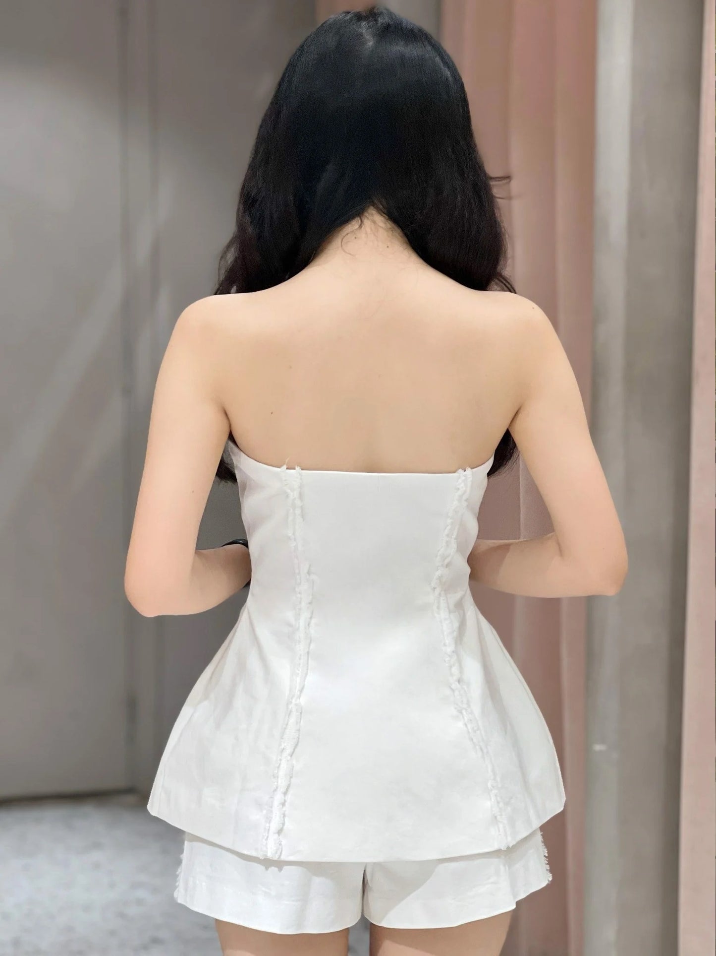 Line Short - Trendy High-Waisted A-Line Shorts With Wide Legs and Pockets