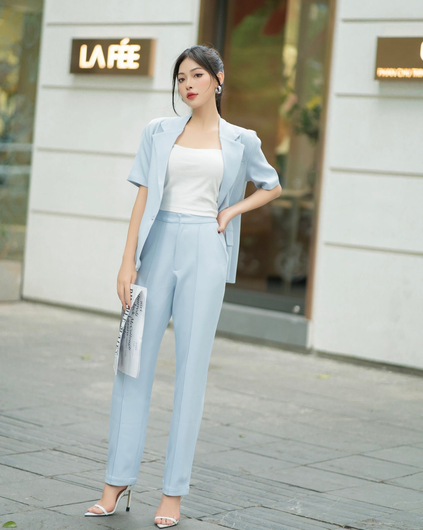 Jiso Vest - Basic Short-Sleeved Vest With A Sleek Office Style, Elegant Silhouette