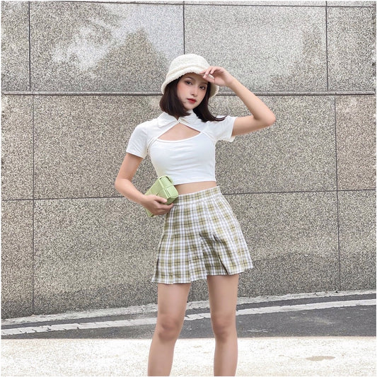 Short Sleeve Split Collar And Buttons Crop Top