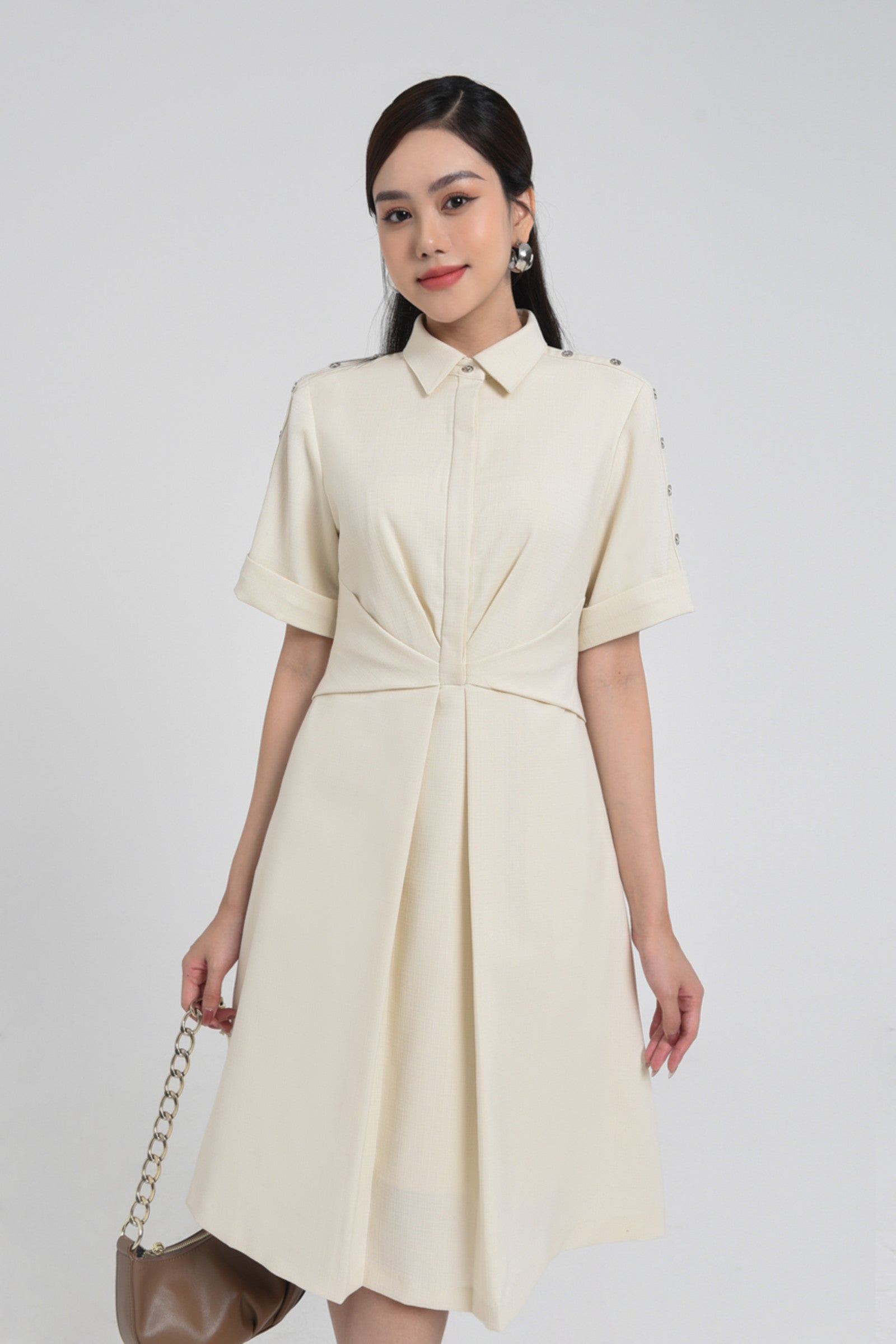 Shirt Dress with A Waist Seam Beige / L